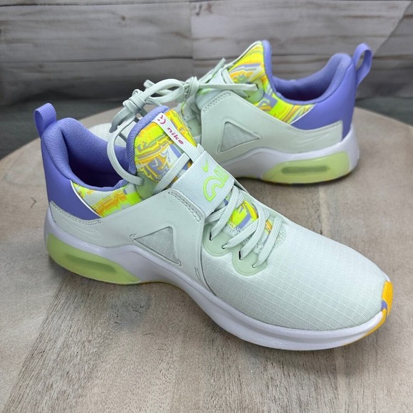 Nike Air Max Bella TR 5 Womens Sneakers Size 6 Barely Green Light Thistle White - Picture 4 of 12